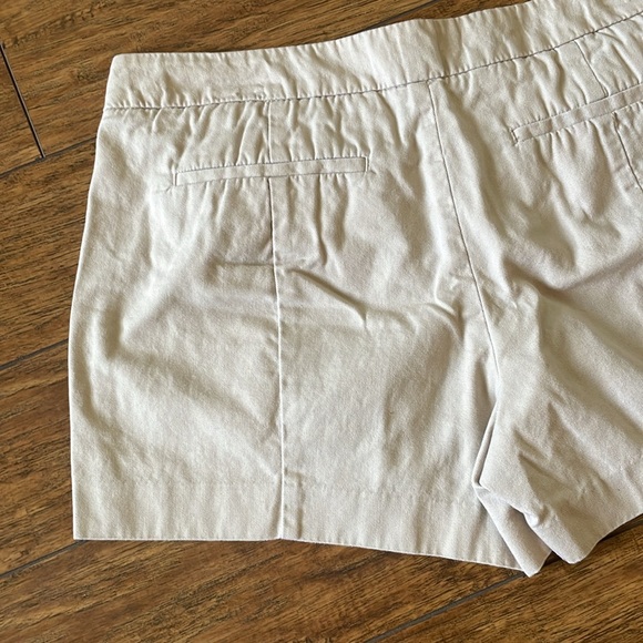 Gap Women’s shorts size 10 in great condition great for casual wear 😊 - Picture 6 of 7